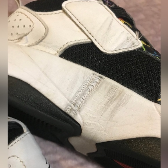 Jordan Black and White Sneakers with Sleek Design - Picture 3 of 5